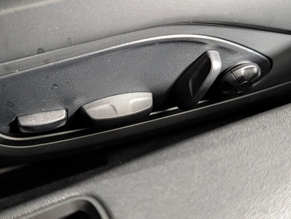 2026 Porsche 992 Carrera - Image 27 of 31