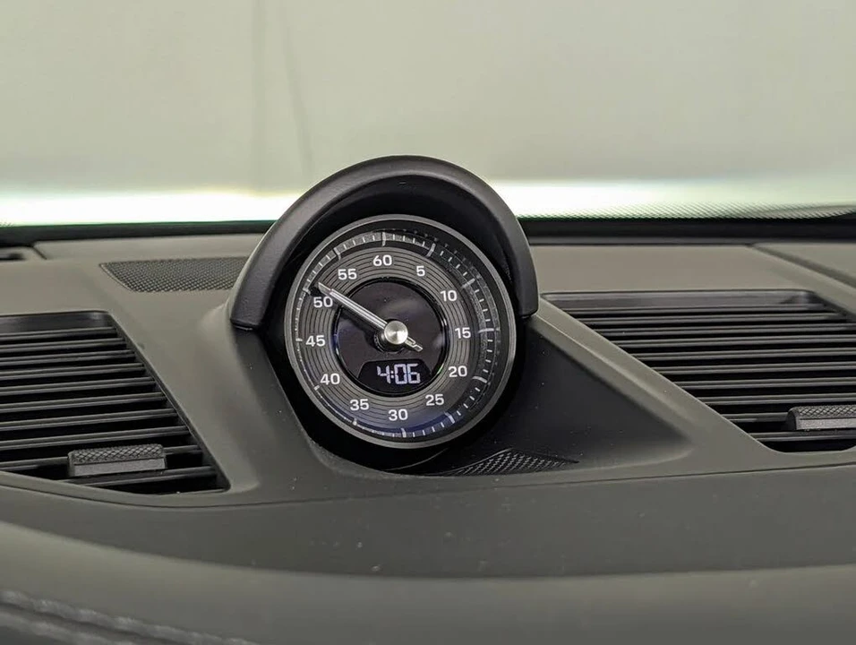 2026 Porsche 992 Carrera - Image 28 of 31