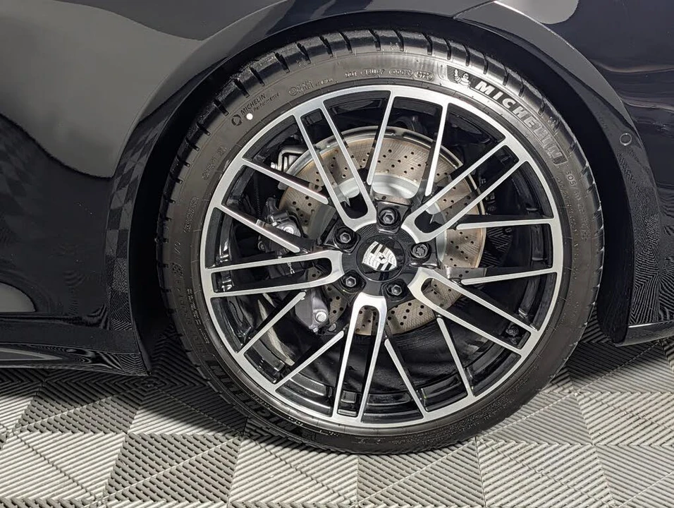 2026 Porsche 992 Carrera - Image 12 of 31