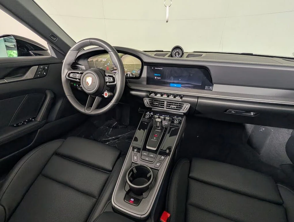 2026 Porsche 992 Carrera - Image 21 of 31