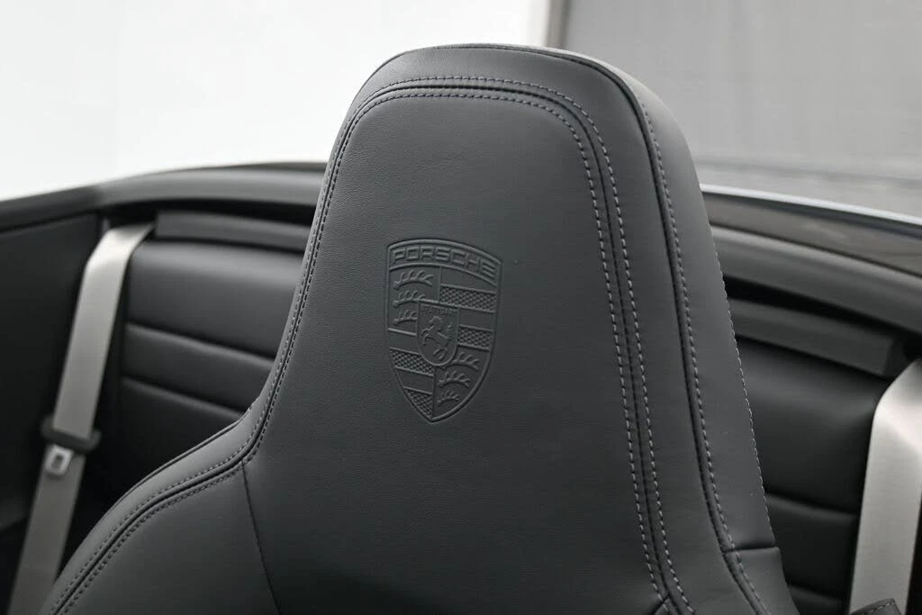 2026 Porsche 992 Carrera - Image 15 of 31