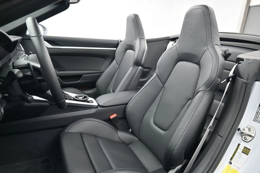 2026 Porsche 992 Carrera - Image 5 of 31