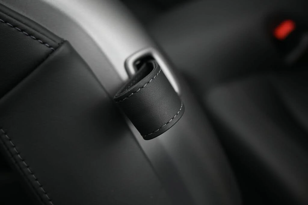 2026 Porsche 992 Carrera - Image 16 of 31