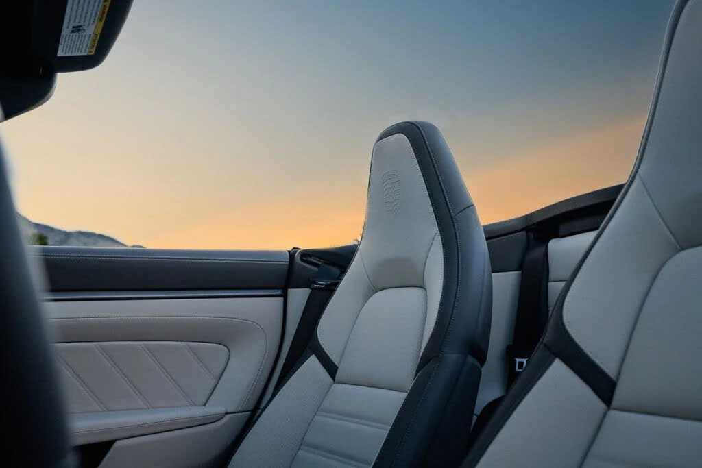 2026 Porsche 992 Carrera - Image 17 of 25