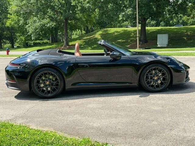2026 Porsche 992 Carrera - Image 13 of 31