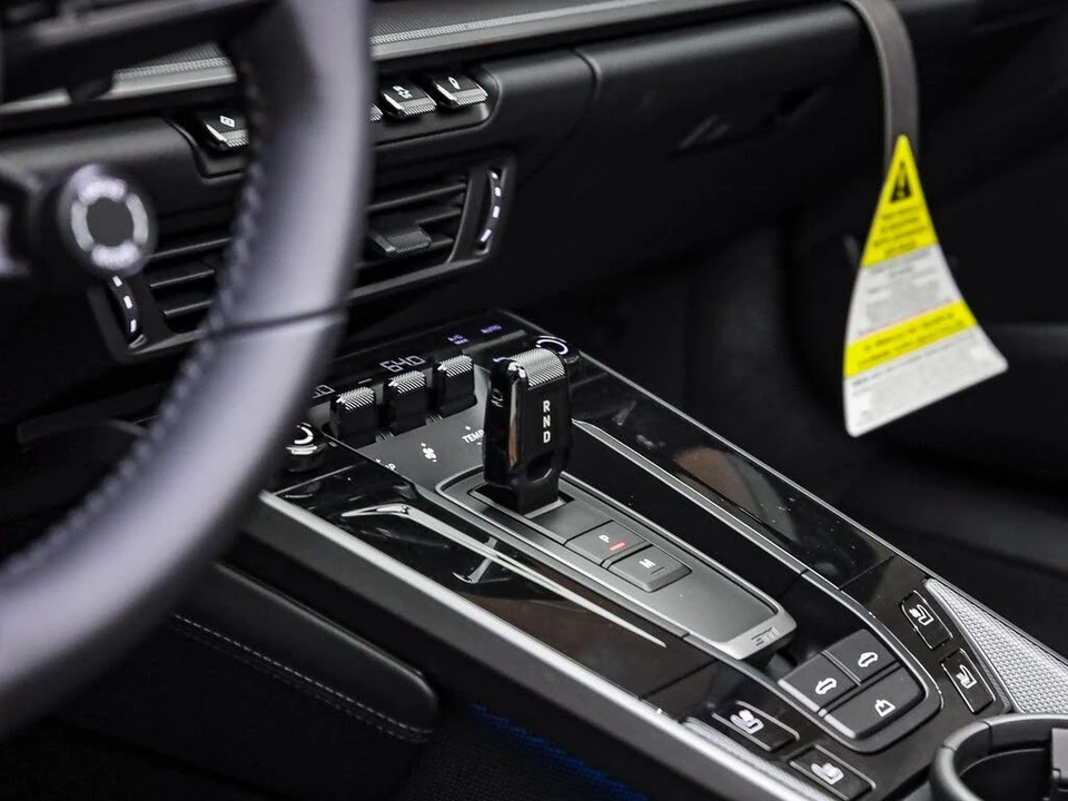 2026 Porsche 992 Carrera - Image 19 of 31