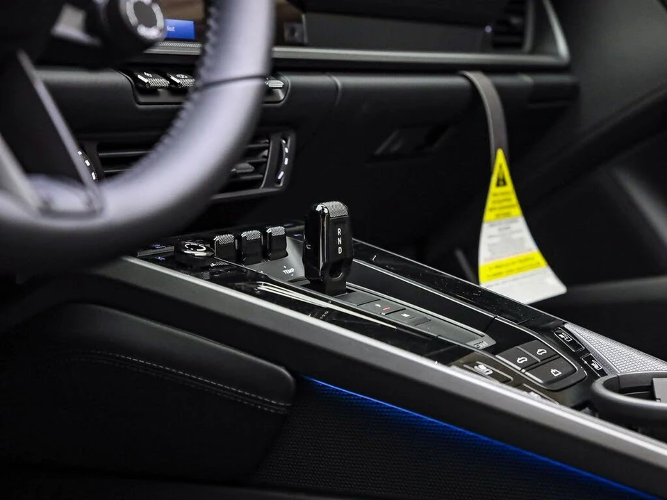 2026 Porsche 992 Carrera - Image 20 of 31