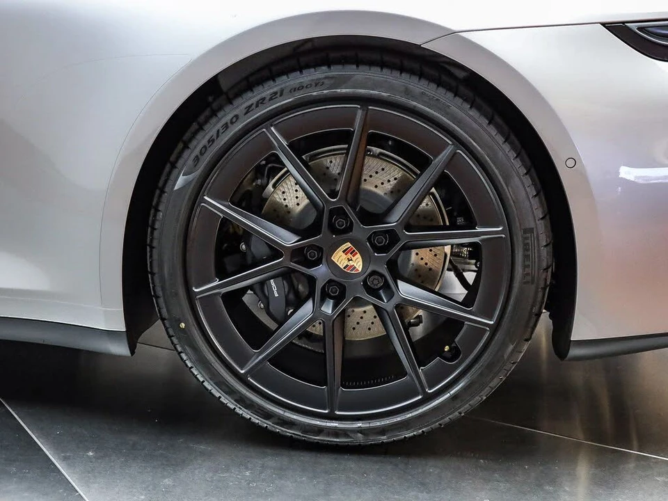 2026 Porsche 992 Carrera - Image 9 of 31