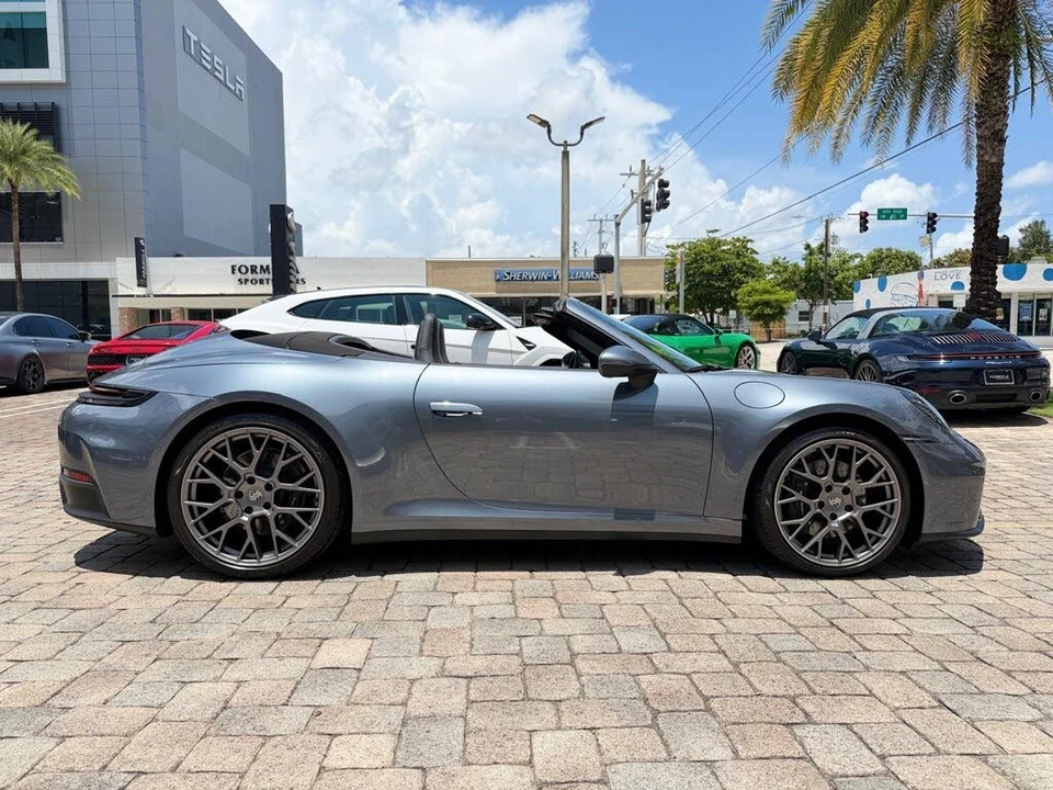 2026 Porsche 992 Carrera - Image 11 of 31