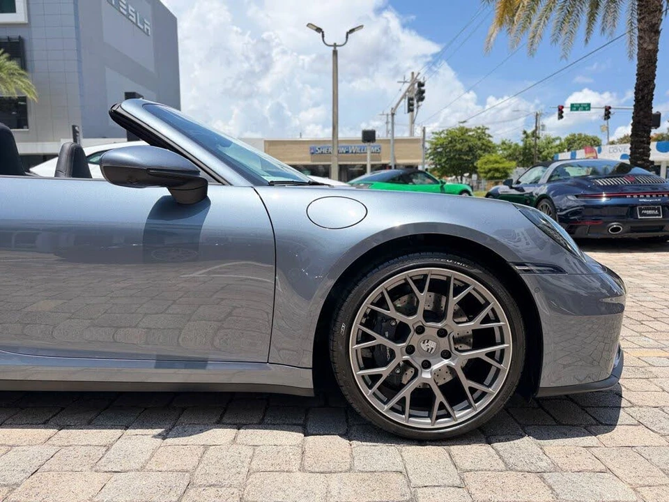 2026 Porsche 992 Carrera - Image 24 of 31