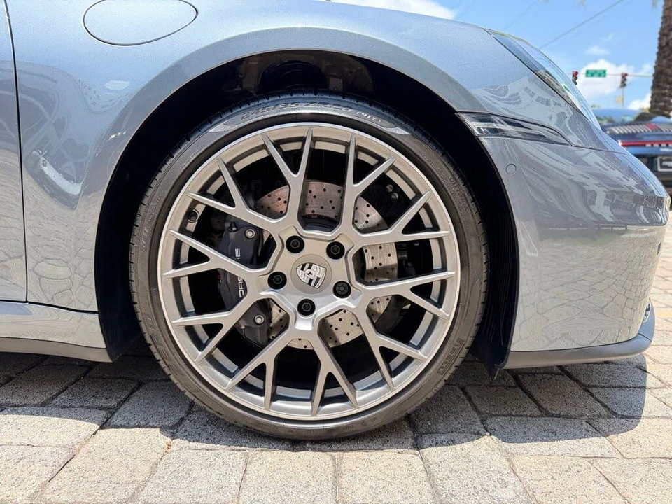 2026 Porsche 992 Carrera - Image 28 of 31