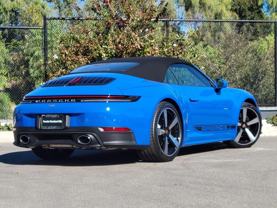 2026 Porsche 992 Carrera - Image 7 of 31