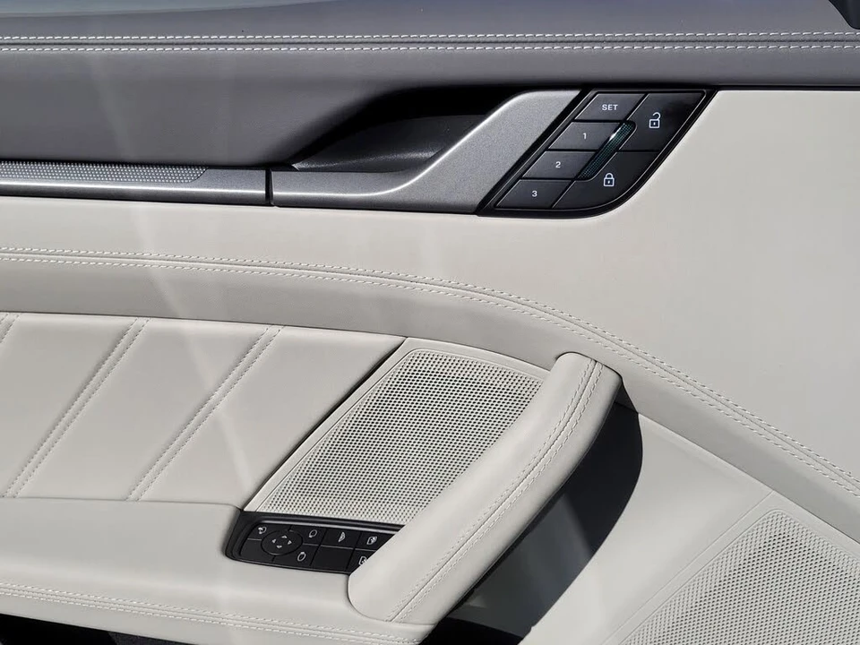 2026 Porsche 992 Carrera - Image 24 of 31