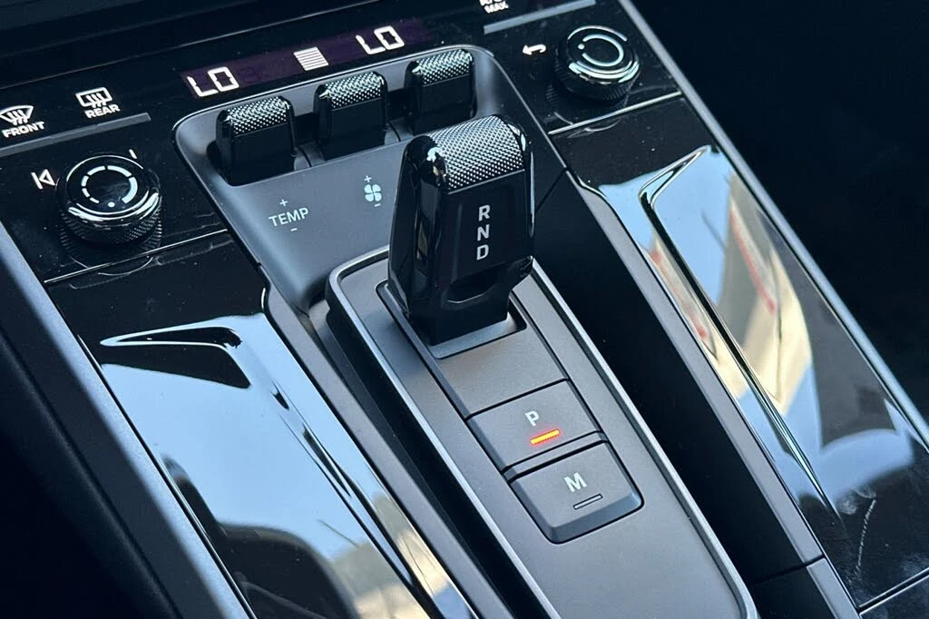 2026 Porsche 992 Carrera - Image 21 of 28