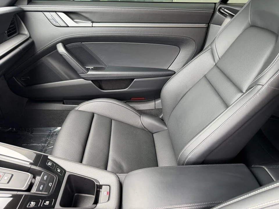 2026 Porsche 992 Carrera - Image 17 of 31