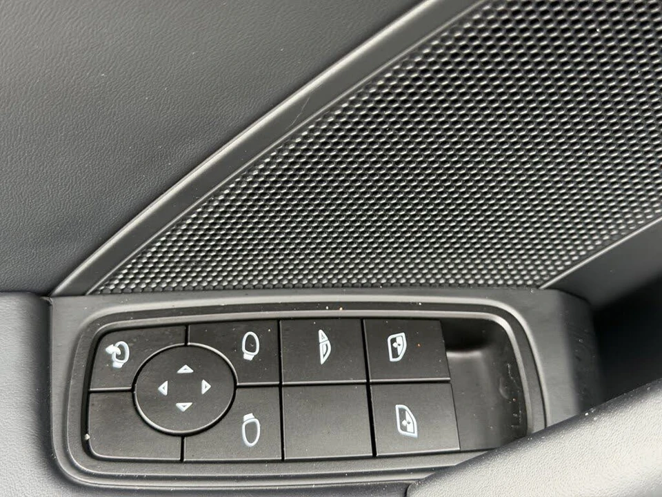 2026 Porsche 992 Carrera - Image 21 of 31