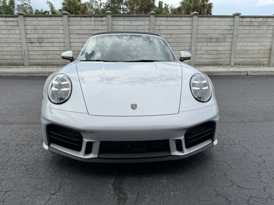2026 Porsche 992 Carrera - Image 11 of 31