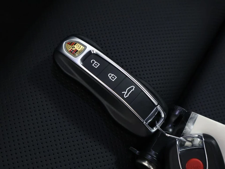 2026 Porsche 992 Carrera - Image 23 of 25