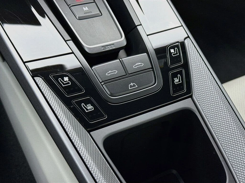 2026 Porsche 992 Carrera - Image 21 of 31