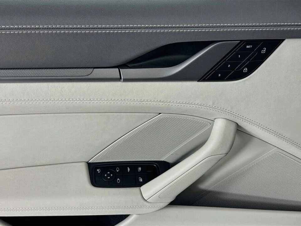 2026 Porsche 992 Carrera - Image 11 of 31