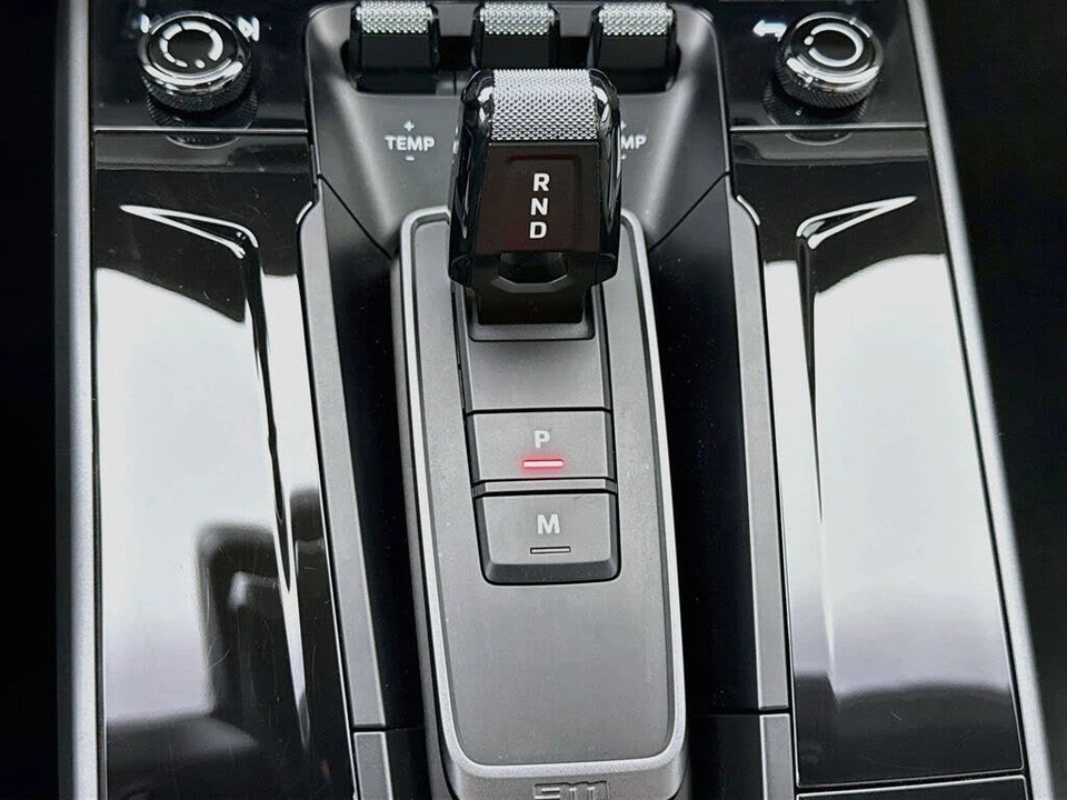 2026 Porsche 992 Carrera - Image 20 of 31