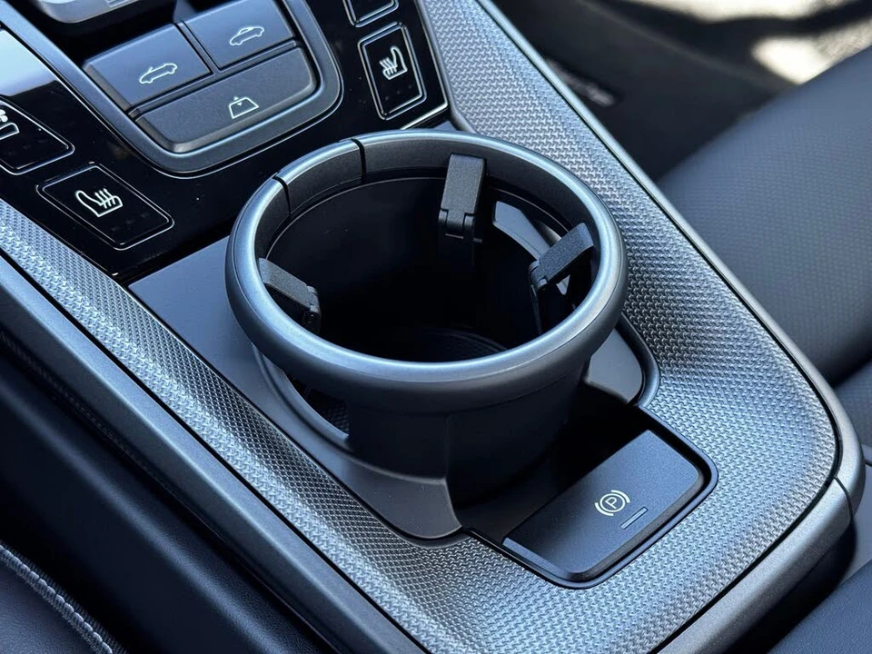 2026 Porsche 992 Carrera - Image 24 of 31