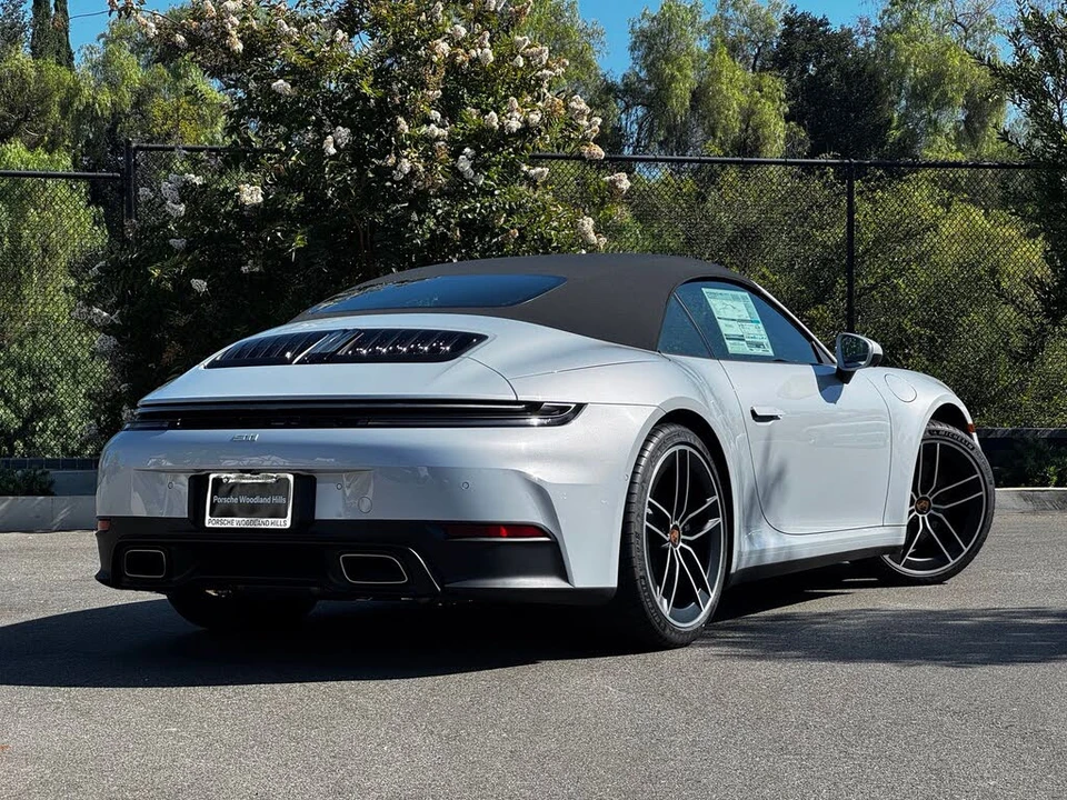 2026 Porsche 992 Carrera - Image 8 of 31
