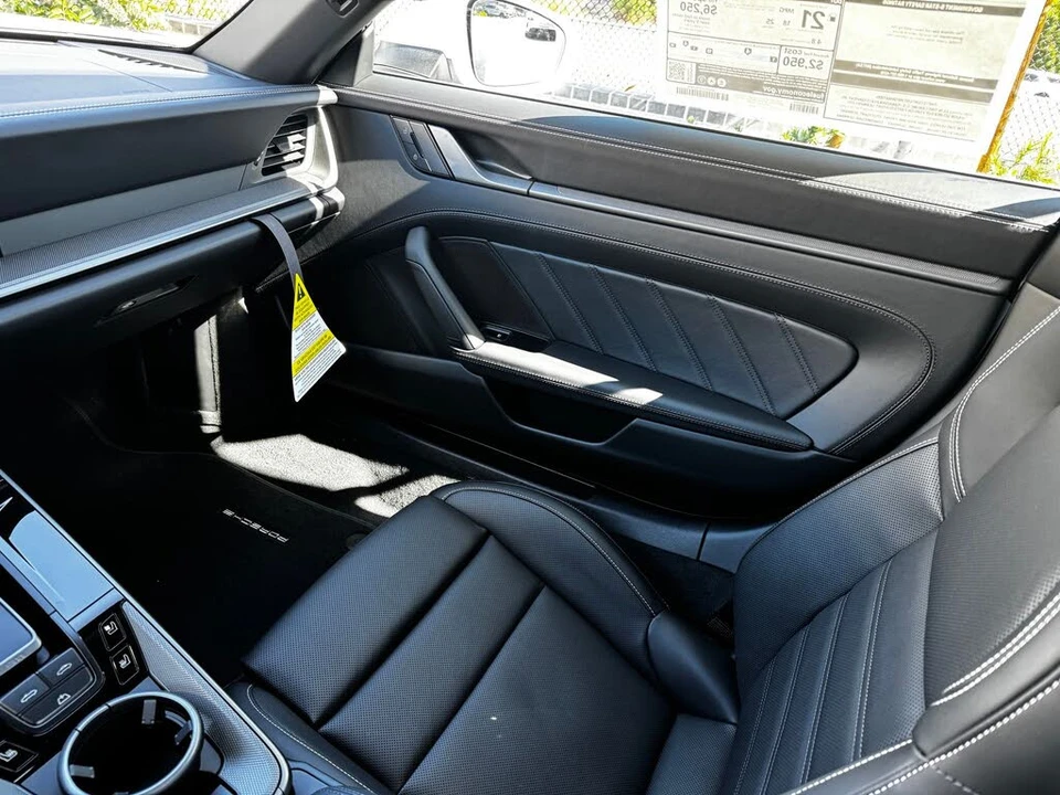 2026 Porsche 992 Carrera - Image 25 of 31