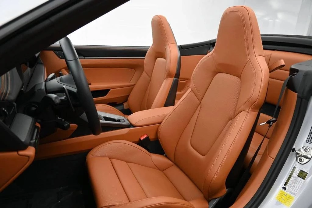 2026 Porsche 992 Carrera - Image 5 of 5