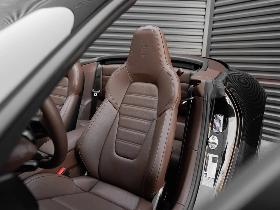 2026 Porsche 992 Carrera - Image 5 of 5