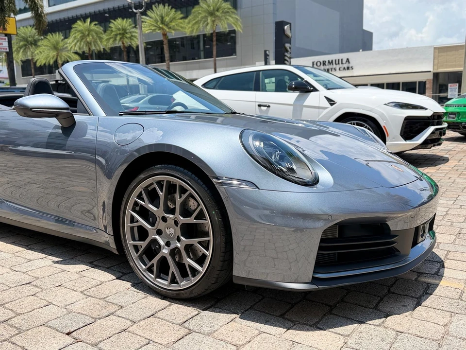 2026 Porsche 992 Carrera - Image 9 of 31