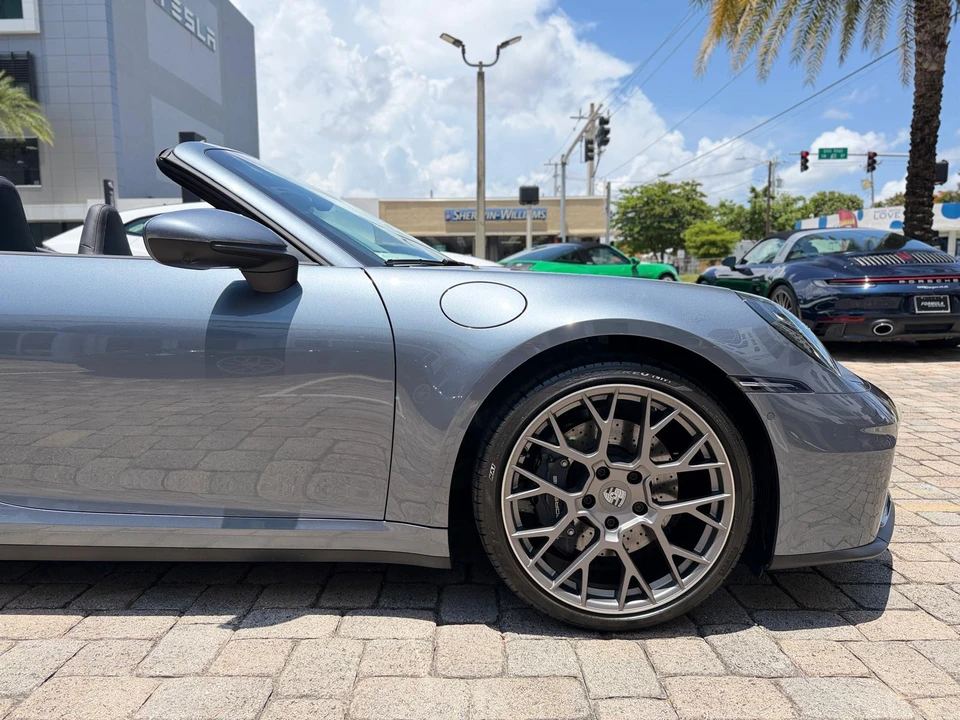 2026 Porsche 992 Carrera - Image 24 of 31