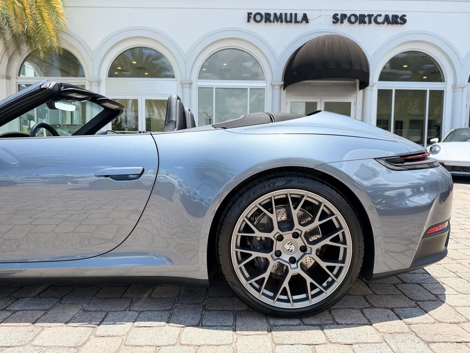 2026 Porsche 992 Carrera - Image 23 of 31