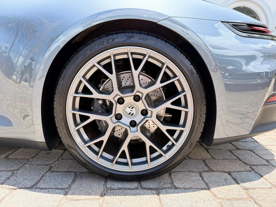 2026 Porsche 992 Carrera - Image 27 of 31