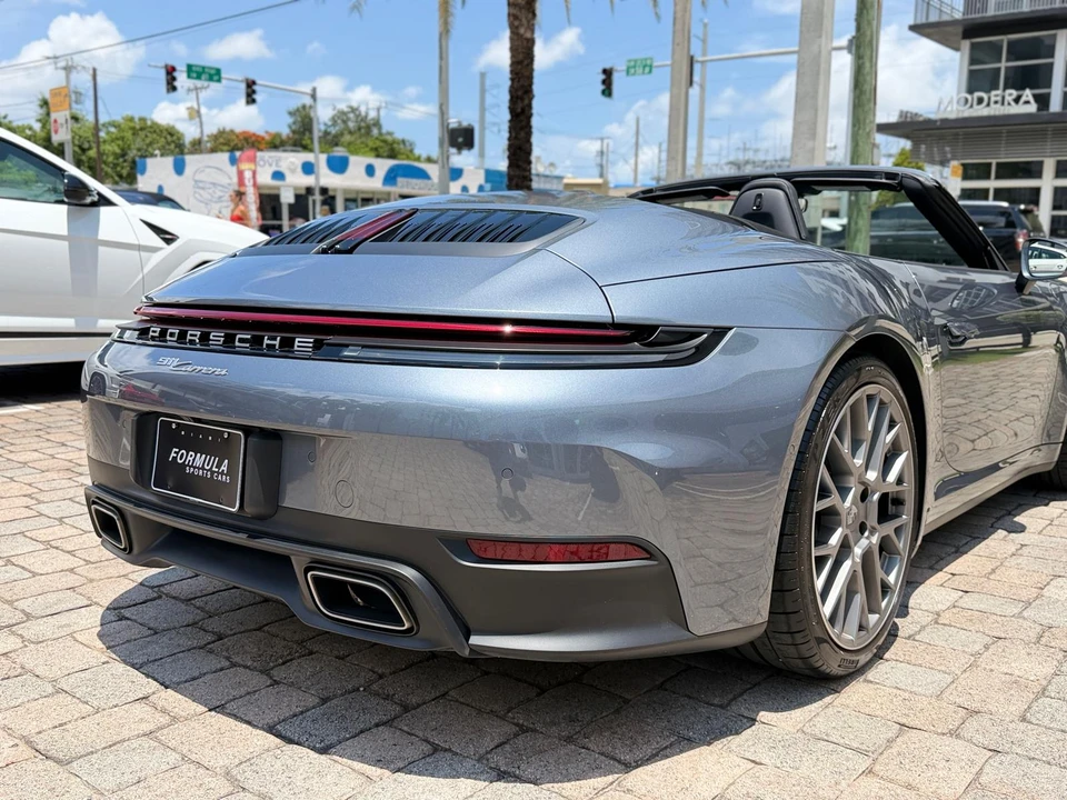 2026 Porsche 992 Carrera - Image 14 of 31