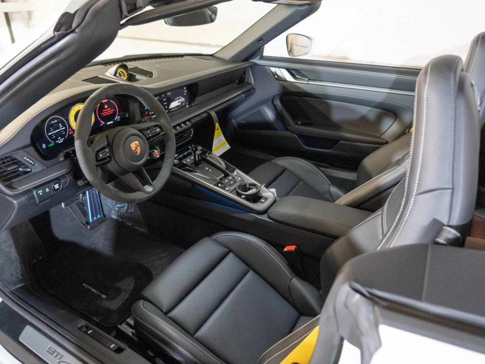 2026 Porsche 992 Carrera - Image 4 of 4