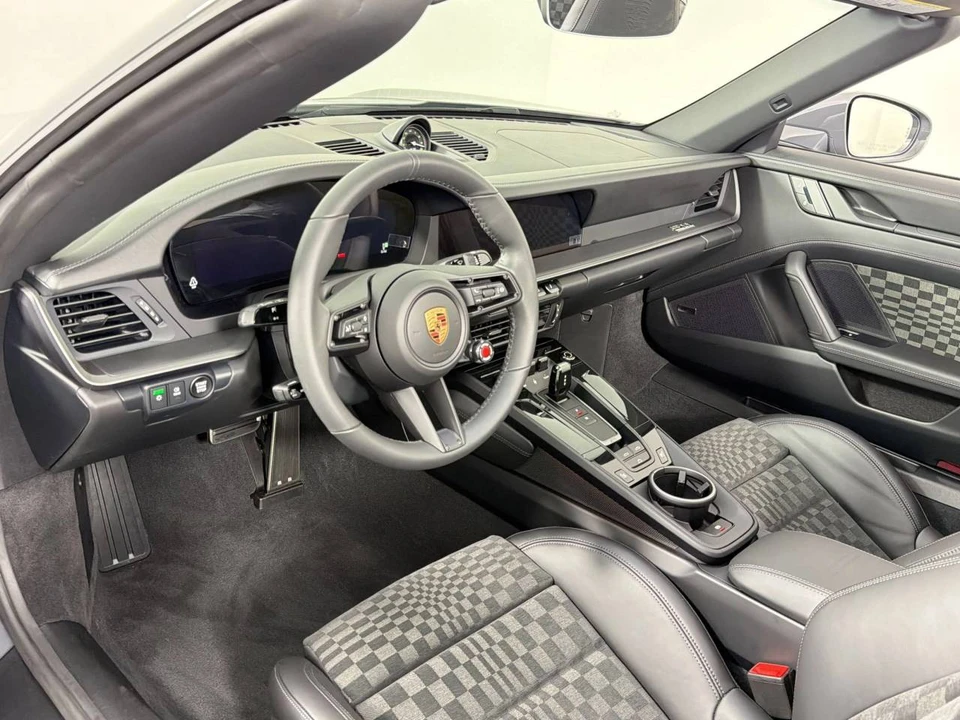 2026 Porsche 992 Carrera - Image 4 of 4