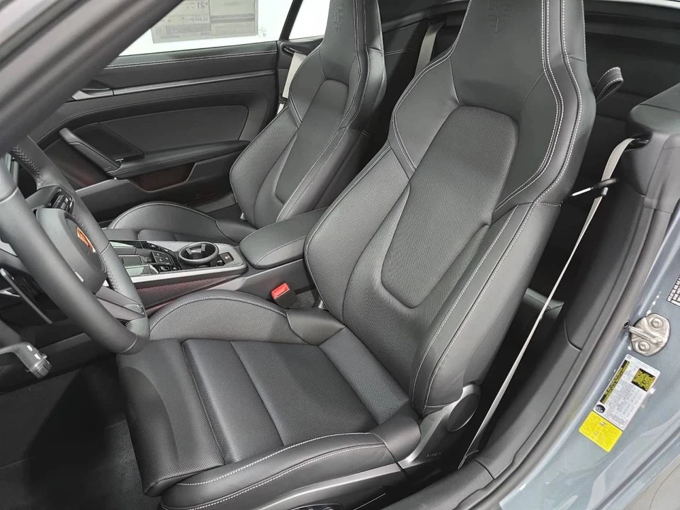 2026 Porsche 992 Carrera - Image 5 of 5