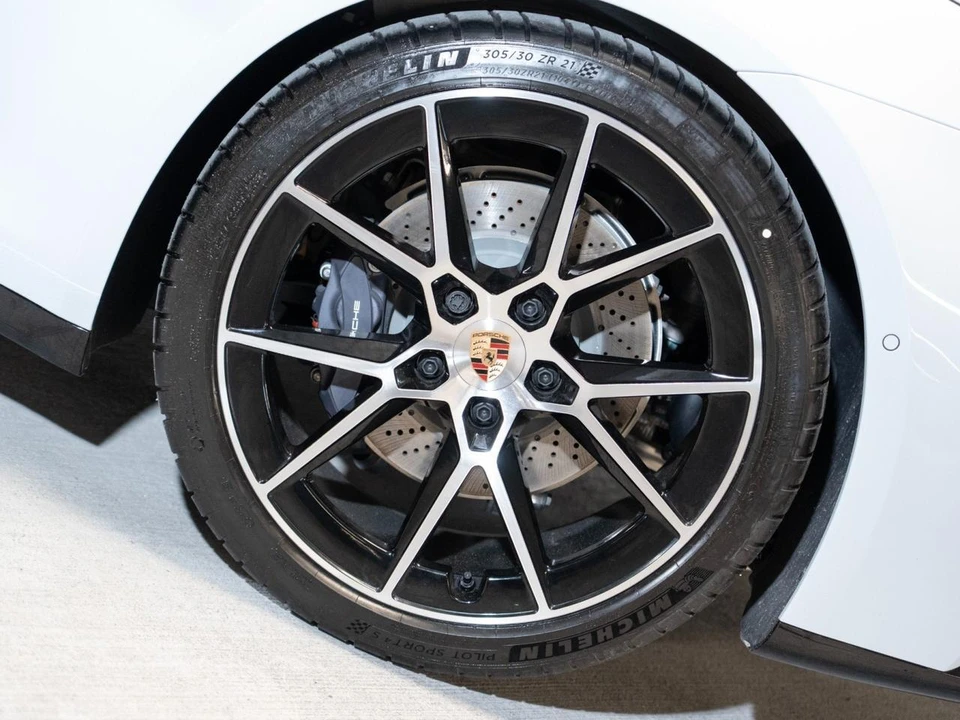 2026 Porsche 992 Carrera - Image 11 of 27