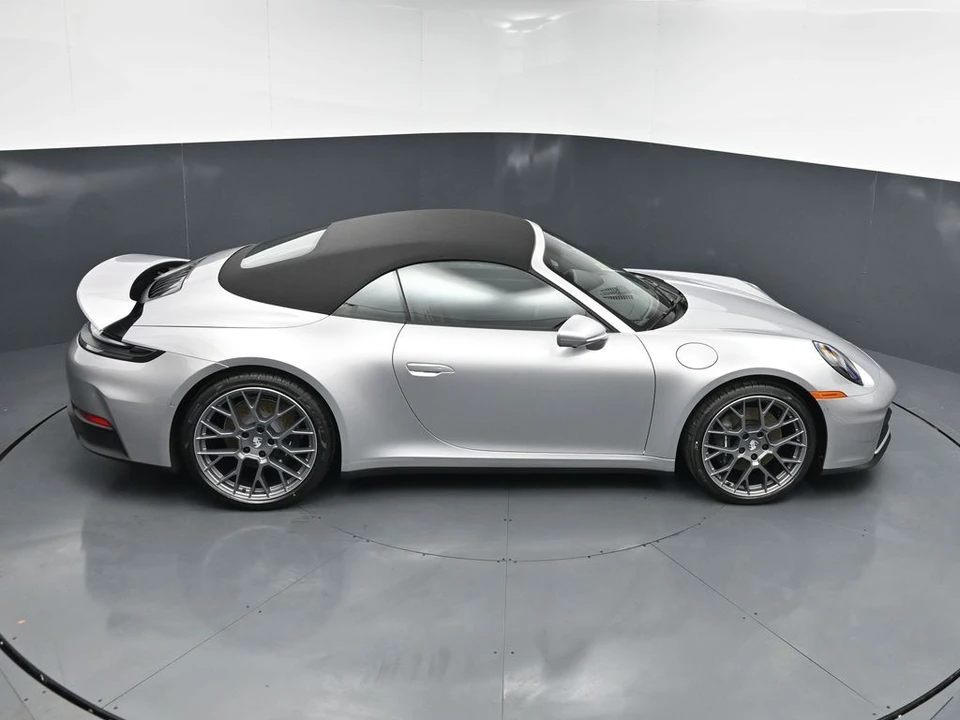 2026 Porsche 992 Carrera - Image 18 of 31