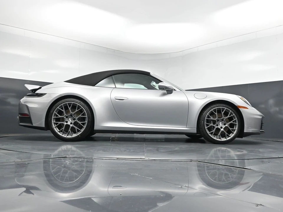 2026 Porsche 992 Carrera - Image 26 of 31