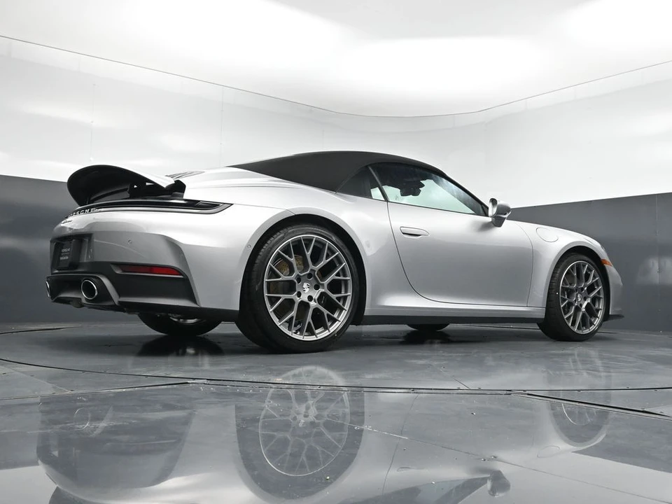 2026 Porsche 992 Carrera - Image 25 of 31