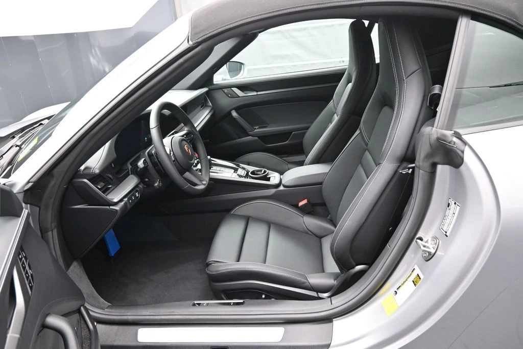 2026 Porsche 992 Carrera - Image 5 of 31