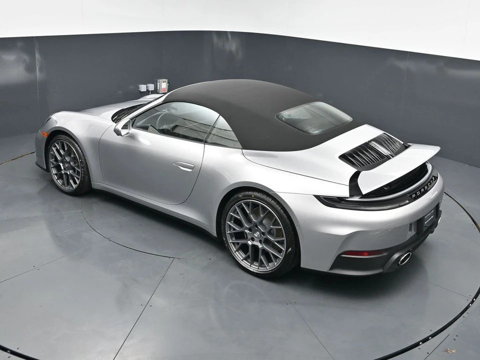 2026 Porsche 992 Carrera - Image 15 of 31