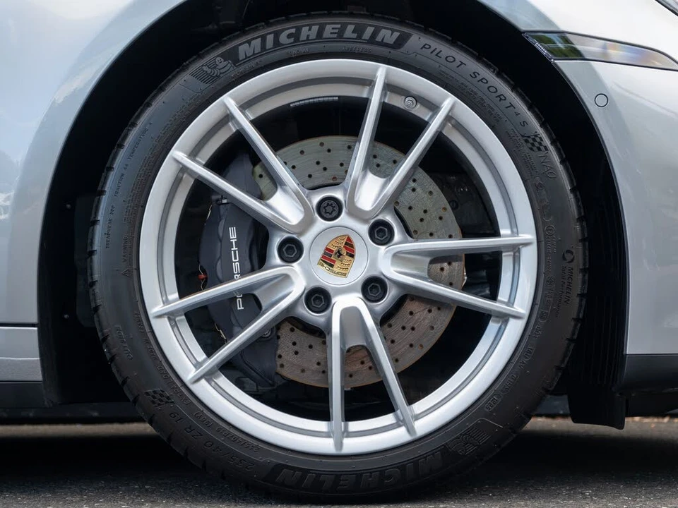 2026 Porsche 992 Carrera - Image 15 of 31