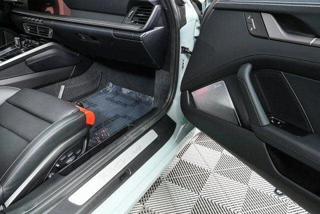 2026 Porsche 992 Carrera - Image 22 of 31
