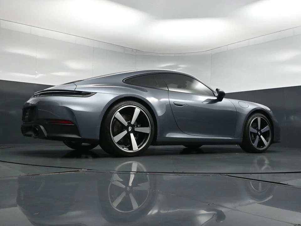 2026 Porsche 992 Carrera - Image 26 of 31