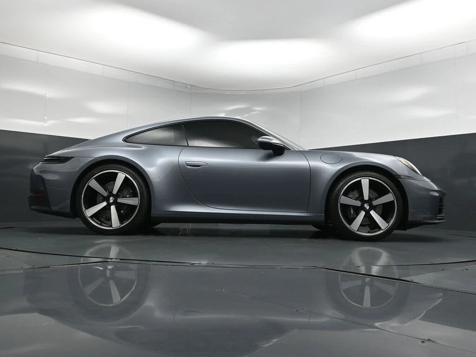 2026 Porsche 992 Carrera - Image 27 of 31
