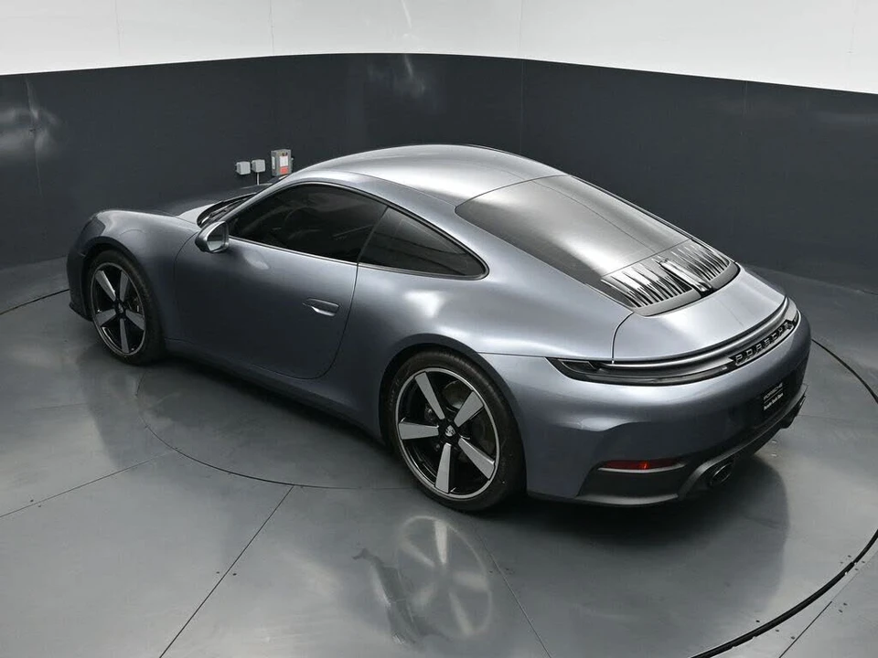 2026 Porsche 992 Carrera - Image 16 of 31
