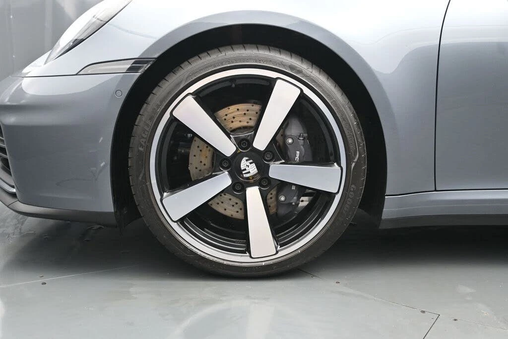 2026 Porsche 992 Carrera - Image 7 of 31